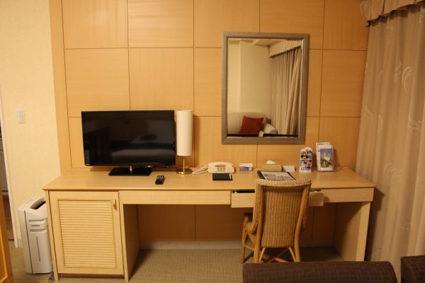 ホテルエミオン東京ベイ和洋室Bテレビ