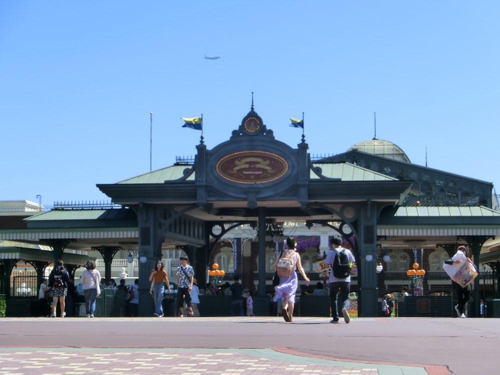カップル ディズニー 旅行